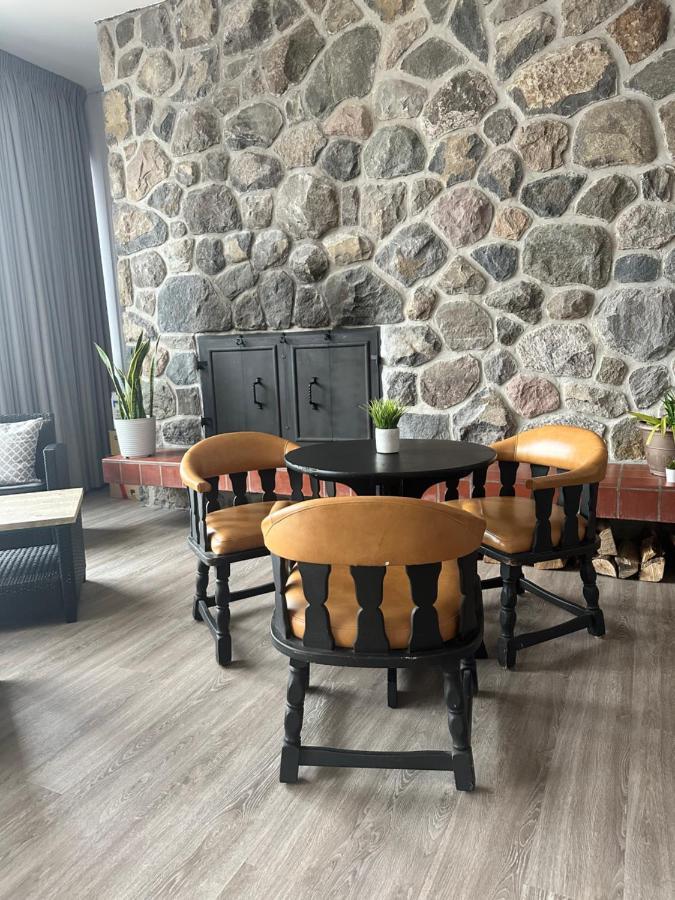Hotel Far Hills Val-Morin Bagian luar foto