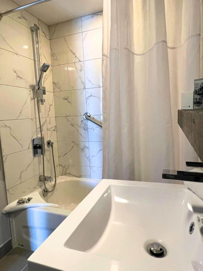 Hotel Far Hills Val-Morin Bagian luar foto